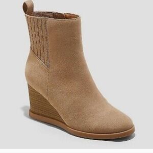 Women's Taupe Wedge Ankle Boots size 8.5 new